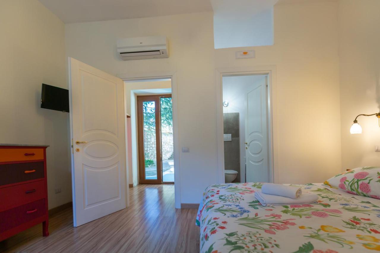 Villa La Quercia メタ エクステリア 写真