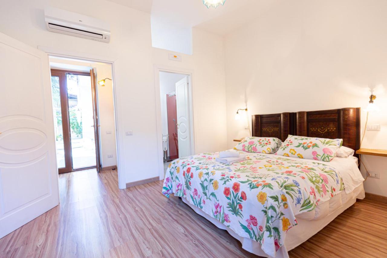 Villa La Quercia メタ エクステリア 写真