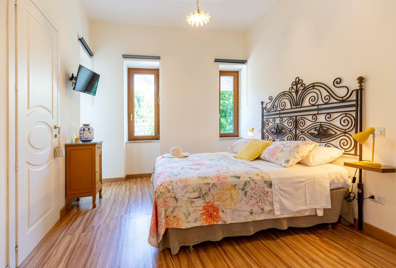 Villa La Quercia メタ エクステリア 写真